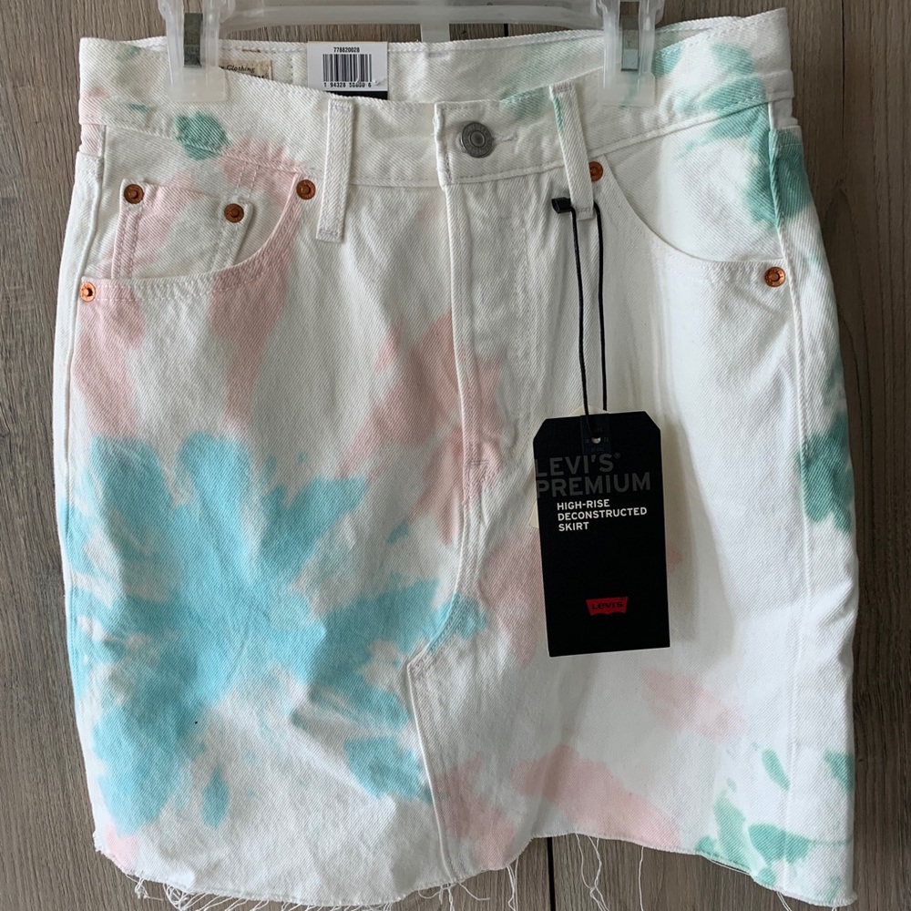Levi’s High Rise Skirt